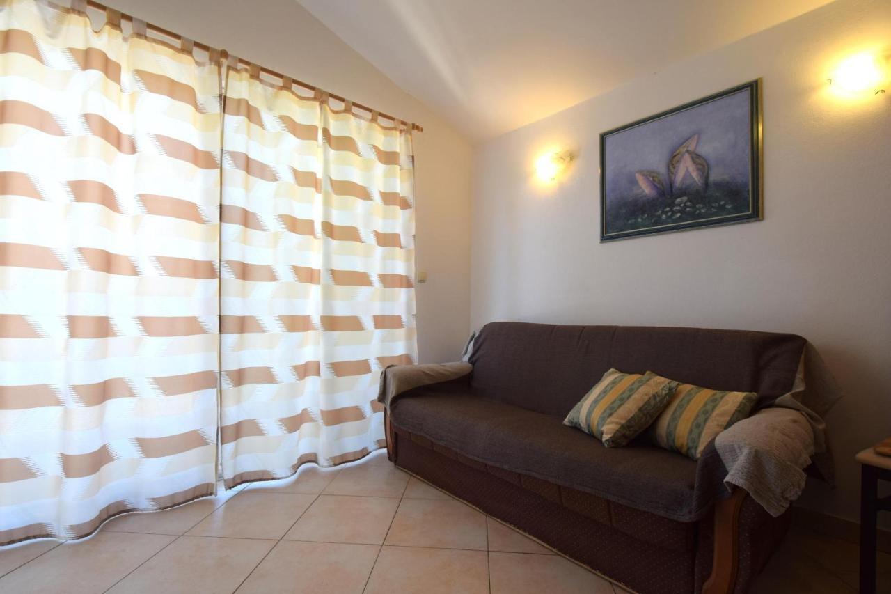 Holiday Home Pere Malinska Exterior photo